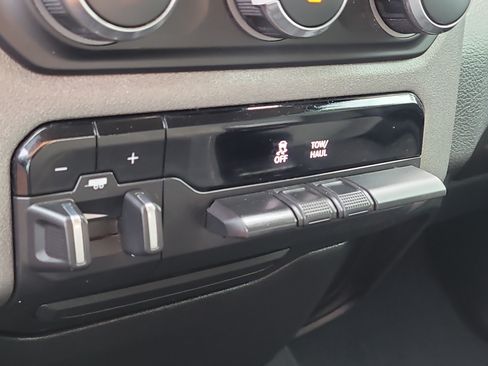 Used 2019 RAM 1500 Tradesman RWD image 25