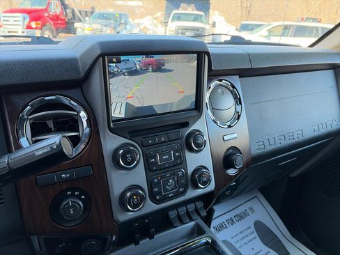 Used 2015 Ford F250 Lariat w/ Lariat Ultimate Package image 19