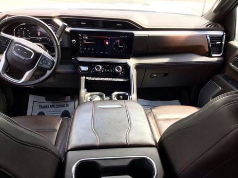 Used 2024 GMC Sierra 2500 Denali w/ Denali Reserve Package AWD/4WD image 23