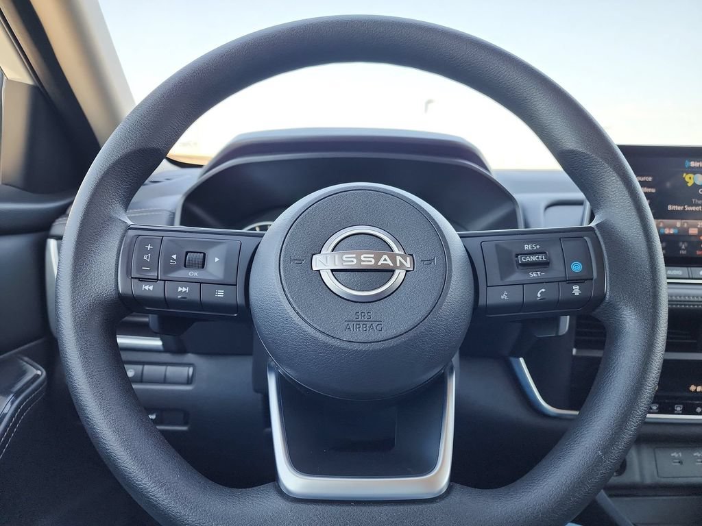 Used 2024 Nissan Rogue SV FWD image 14