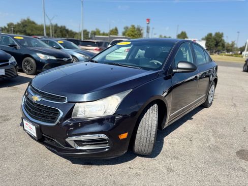 Used 2015 Chevrolet Cruze LS image 8
