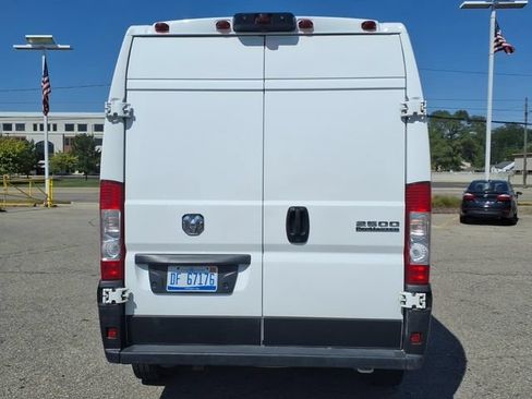 Used 2025 RAM ProMaster 2500 w/ Convenience Group FWD image 6