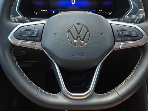 Certified 2024 Volkswagen Tiguan SE AWD/4WD image 25