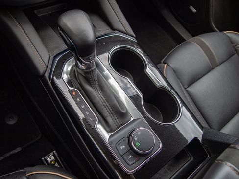 Used 2023 Chevrolet Blazer Premier FWD image 19