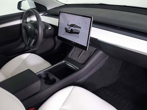 Used 2023 Tesla Model 3 Standard Range image 29