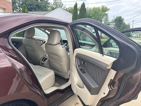Used 2010 Ford Taurus SEL FWD image 13