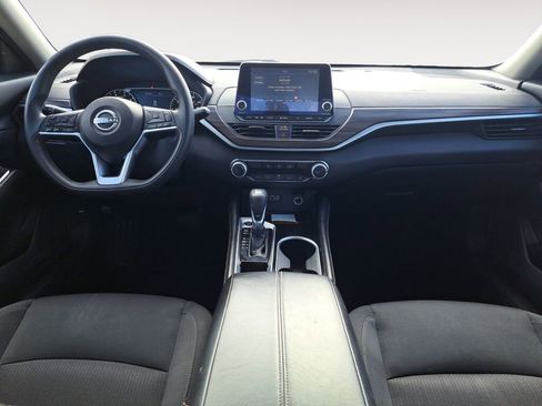 Used 2023 Nissan Altima 2.5 SV image 10
