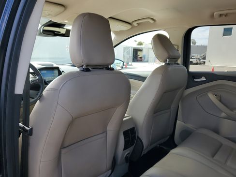 Used 2019 Ford Escape SEL image 19