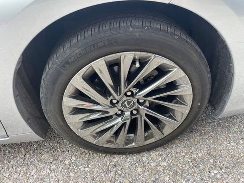 Used 2024 Lexus ES 350 w/ Technology Package FWD image 7