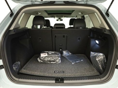 New 2026 Volkswagen Taos SE image 36