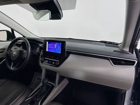 Used 2024 Toyota Corolla Cross LE FWD image 27