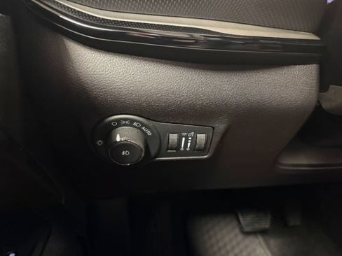 Used 2025 Jeep Compass Trailhawk AWD/4WD image 19