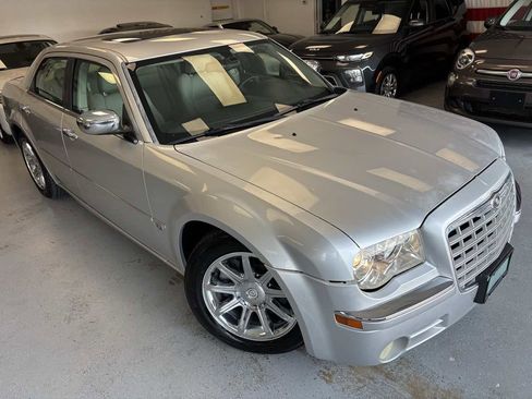 Used 2005 Chrysler 300 C image 8