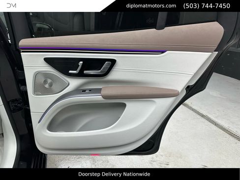 Used 2023 Mercedes-Benz EQS 580 4MATIC SUV image 28
