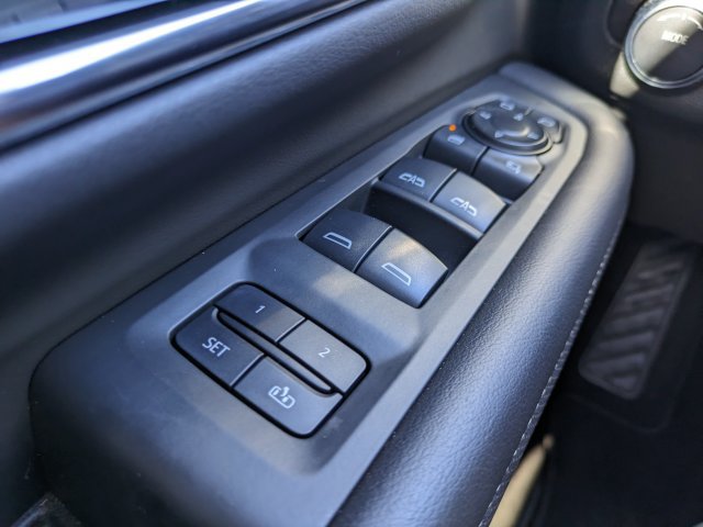 Certified 2024 GMC Yukon SLT w/ SLT Luxury Package RWD image 22