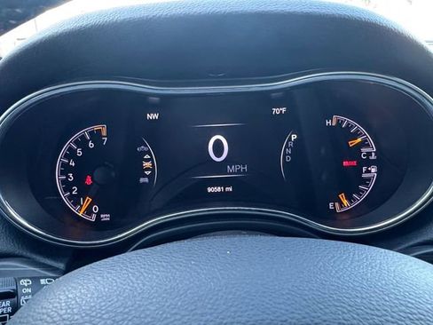 Used 2019 Jeep Grand Cherokee Limited image 10