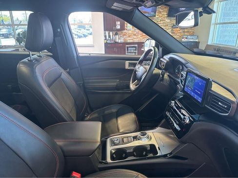 Used 2023 Ford Explorer ST-Line w/ Class IV Trailer Tow Package AWD/4WD image 28