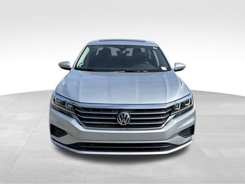 Used 2020 Volkswagen Passat 2.0T SEL FWD image 10