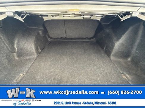 Used 2018 Chevrolet Malibu LT FWD image 24