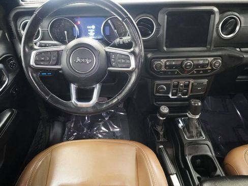 Used 2022 Jeep Wrangler Unlimited Sahara w/ Cold Weather Group AWD/4WD image 12