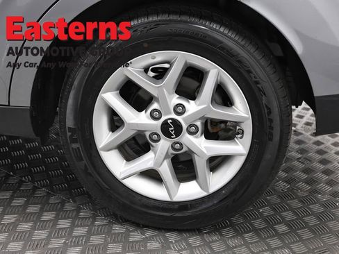 Used 2025 Kia Soul LX w/ LX Technology Package FWD image 33