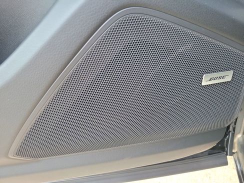 Certified 2025 Porsche Cayenne Base image 27