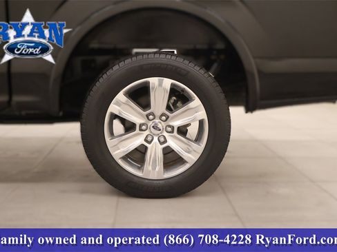 Used 2016 Ford F150 Platinum w/ Equipment Group 701A Luxury image 31