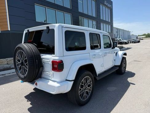 Used 2023 Jeep Wrangler High Altitude AWD/4WD image 3