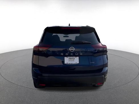 Used 2025 Nissan Rogue SV AWD/4WD image 12