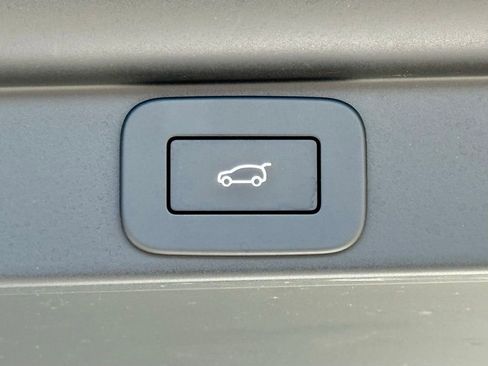 Used 2023 Land Rover Range Rover SE image 38