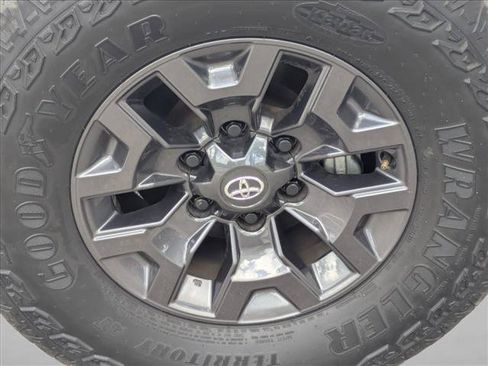 Used 2021 Toyota Tacoma SR5 w/ Trail Edition AWD/4WD image 15