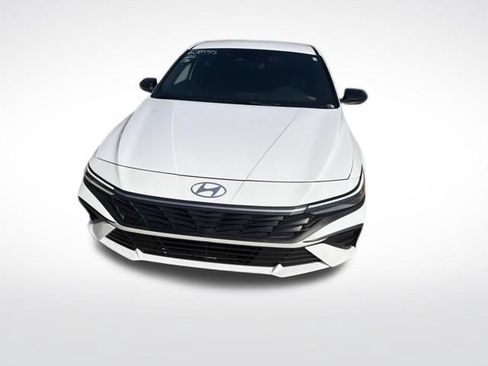 Used 2026 Hyundai Elantra SEL FWD image 8