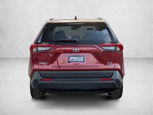 Used 2023 Toyota RAV4 XLE Premium image 7