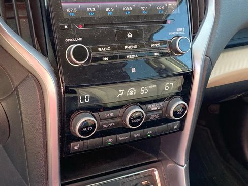 Used 2021 Subaru Ascent Premium w/ Convenience Package AWD/4WD image 12