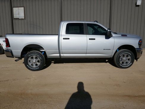 New 2026 RAM 2500 Big Horn AWD/4WD image 3