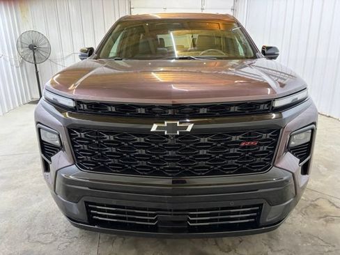 Used 2024 Chevrolet Traverse RS AWD/4WD image 2