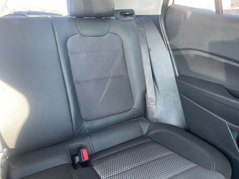 Used 2025 Chevrolet Trax LT image 35