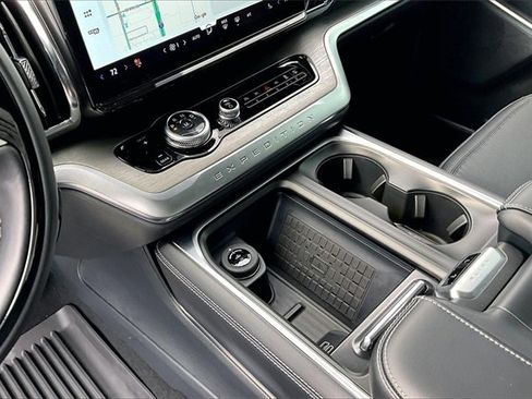 New 2025 Ford Expedition Platinum w/ Driver's Package image 8