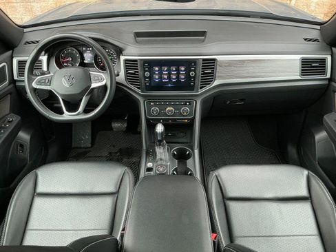 Used 2021 Volkswagen Atlas Cross Sport SE w/ Panoramic Sunroof Package image 15