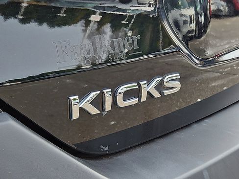 Certified 2020 Nissan Kicks S image 30
