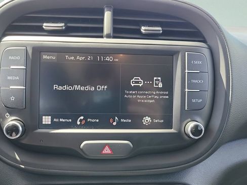 Used 2025 Kia Soul LX FWD image 23