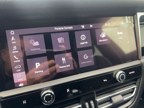 Used 2022 Porsche Macan image 61