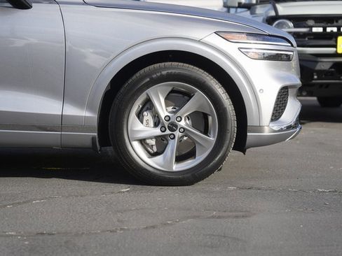 Used 2026 Genesis GV70 2.5T Advanced image 4