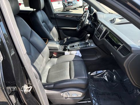 Used 2018 Porsche Macan AWD/4WD image 13