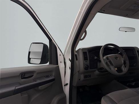 Used 2020 Nissan NV 2500 SV w/ Navigation Package image 9