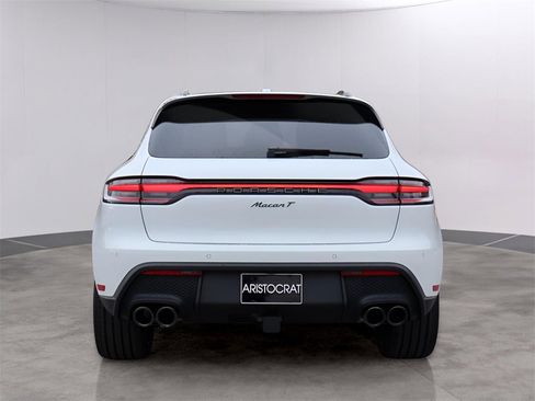 New 2026 Porsche Macan image 7