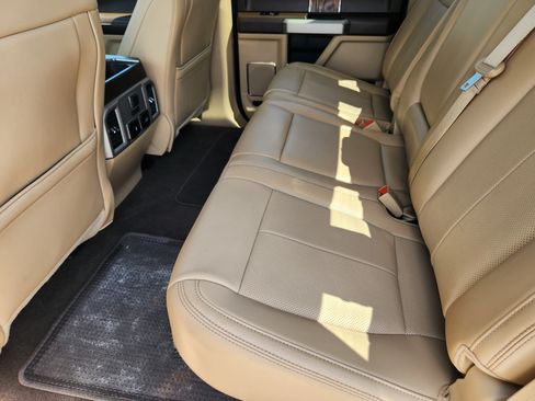 Used 2019 Ford F150 Lariat w/ Equipment Group 502A Luxury AWD/4WD image 29