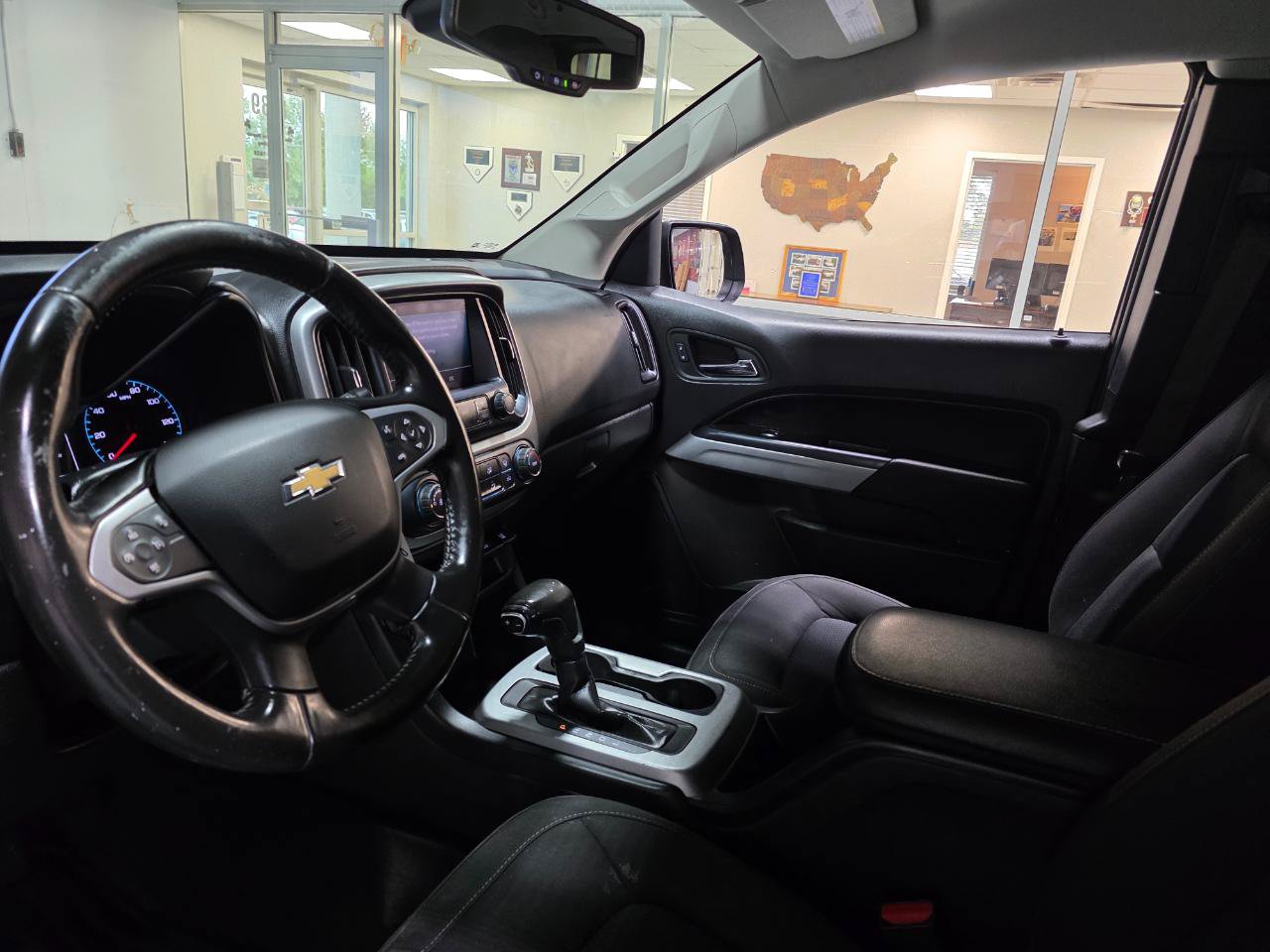 Used 2021 Chevrolet Colorado LT w/ Fleet Safety Package RWD image 16