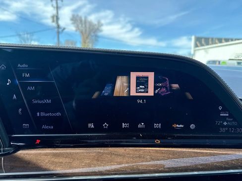 Used 2022 Cadillac Escalade ESV Premium Luxury Platinum AWD/4WD image 26