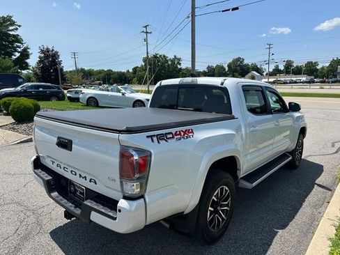 Used 2022 Toyota Tacoma TRD Sport w/ Technology Package AWD/4WD image 5